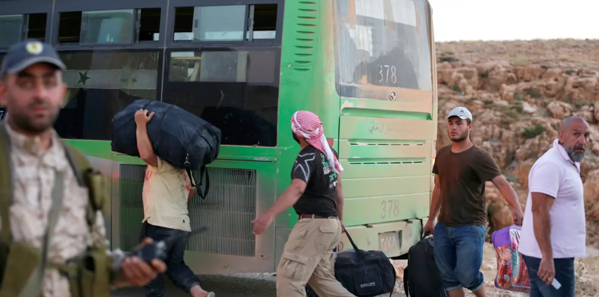 آلاف المسلحين والمدنيين يصلون سوريا قادمين من عرسال