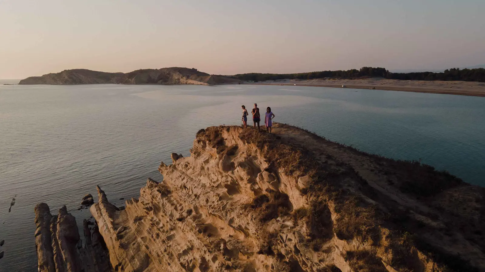 "جزيرة ساسان".. استثمار فاخر لعائلة ترامب يثير جدلا