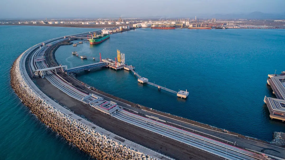 اتفاقية لربط ميناء صحار العماني بشبكة السكك الحديدية الإماراتية