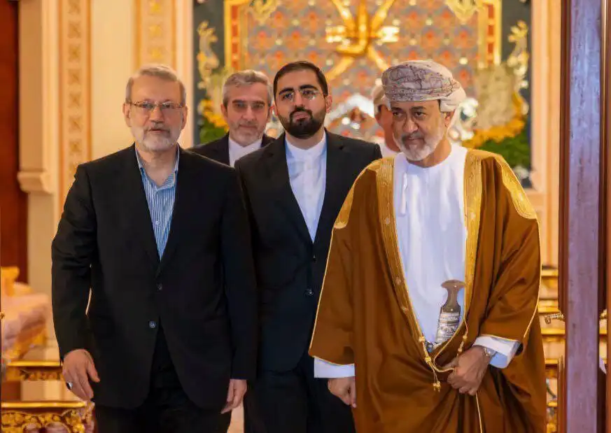 هيثم بن طارق وعلي لاريجاني