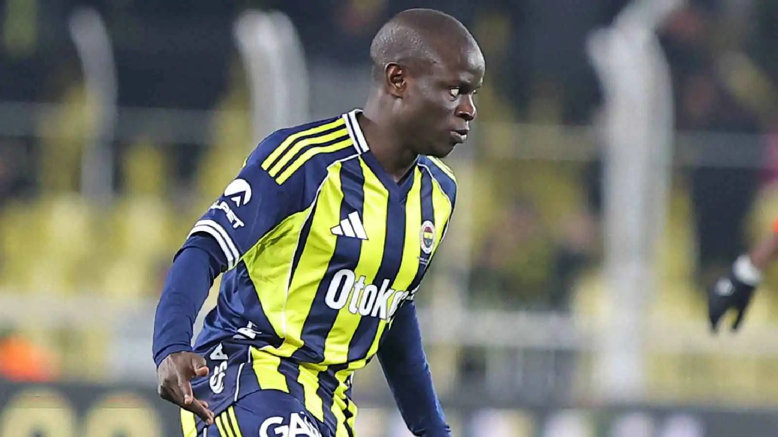 ماذا قدم نغولو كانتي في أول ظهور بقميص فنربخشة التركي؟