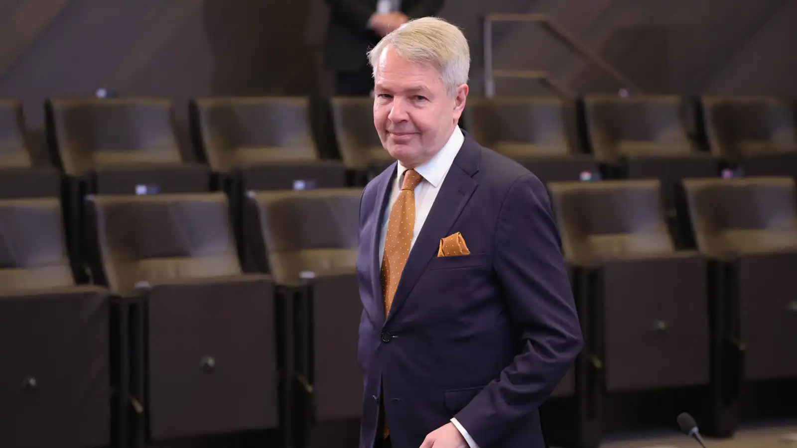 مهندس التسوية.. آمال السودانيين معقودة على المبعوث هافيستو