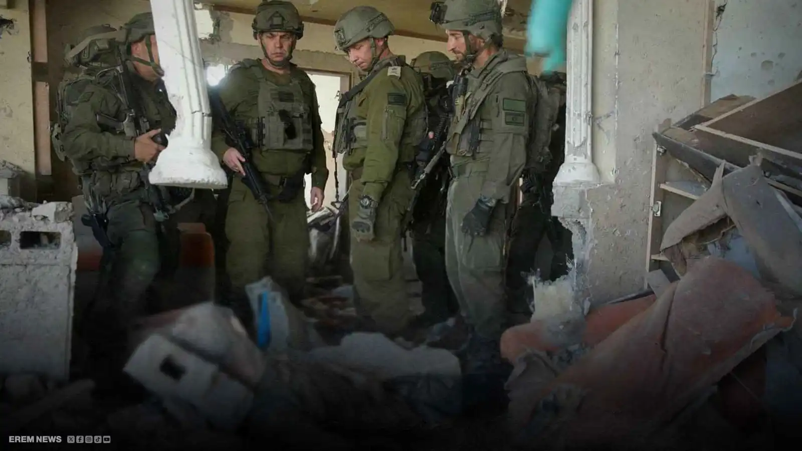 محاطاً بالضباط.. لماذا نشر الجيش الإسرائيلي صورة جديدة للسنوار؟ (فيديو إرم)