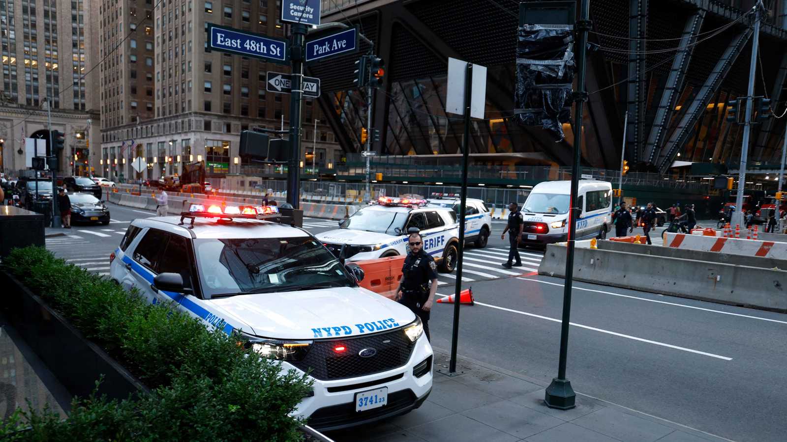 مستعينة بالجيش.. إدارة ترامب تدرس شن عمليات ضد عصابات المخدرات