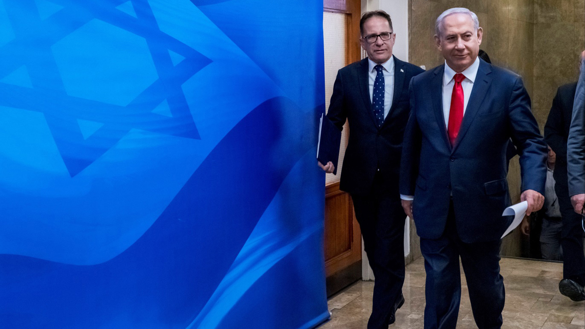 مع بدء محاكمته.. نتنياهو أول رئيس وزراء يواجه اتهامات جنائية أثناء توليه منصبه