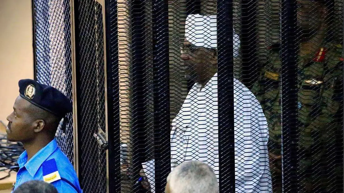 أبرز عناوين الصحف العالمية.. ثروة البشير الخفية تثير الصدمة واتفاق الغاز المصري الإسرائيلي يصطدم بـ"تعقيدات"