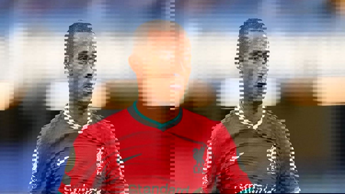 صحيفة: ليفربول مهدد بفقدان أليسون بيكر وتياغو ألكانتارا أمام آرسنال