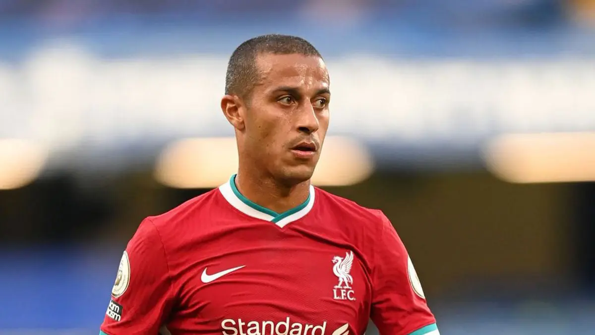 صحيفة: ليفربول مهدد بفقدان أليسون بيكر وتياغو ألكانتارا أمام آرسنال