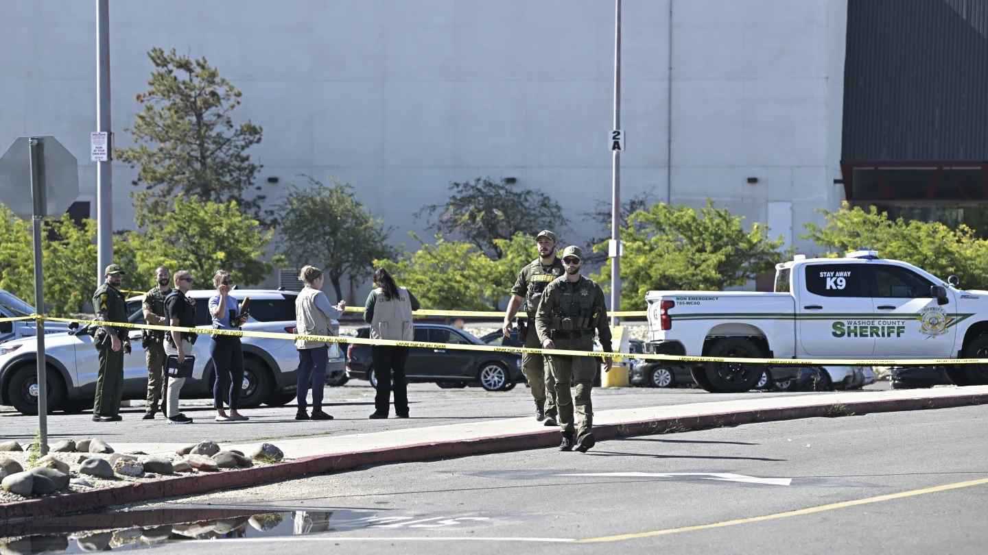 بينهم أفراد شرطة.. قتلى وجرحى بهجوم في نيفادا الأمريكية (فيديو وصور)