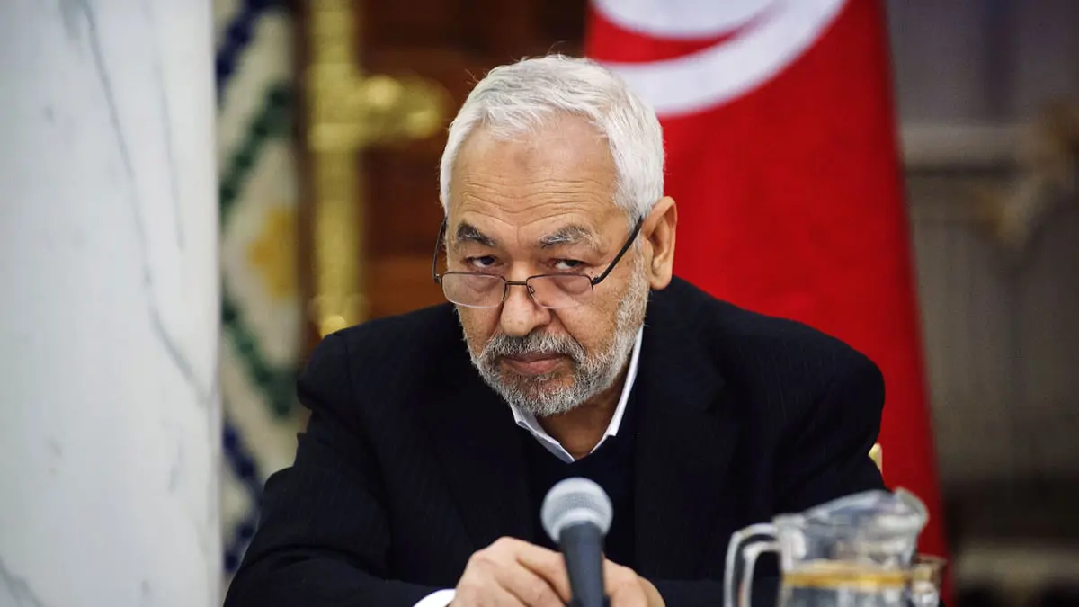 تونس.. الغنوشي يقرّ بأخطاء "النهضة" ويحذر من "حكم عسكري"