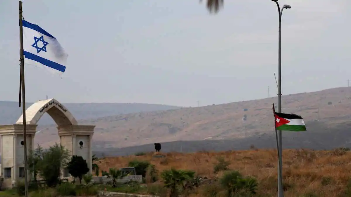 إسرائيل تزيل الألغام على الحدود الأردنية لبناء حاجز بطول 500 كم