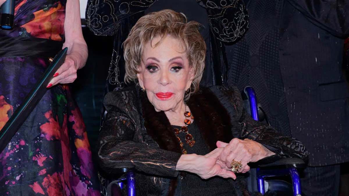 رحيل أيقونة العصر الذهبي للسينما المكسيكية سيلفيا بينال