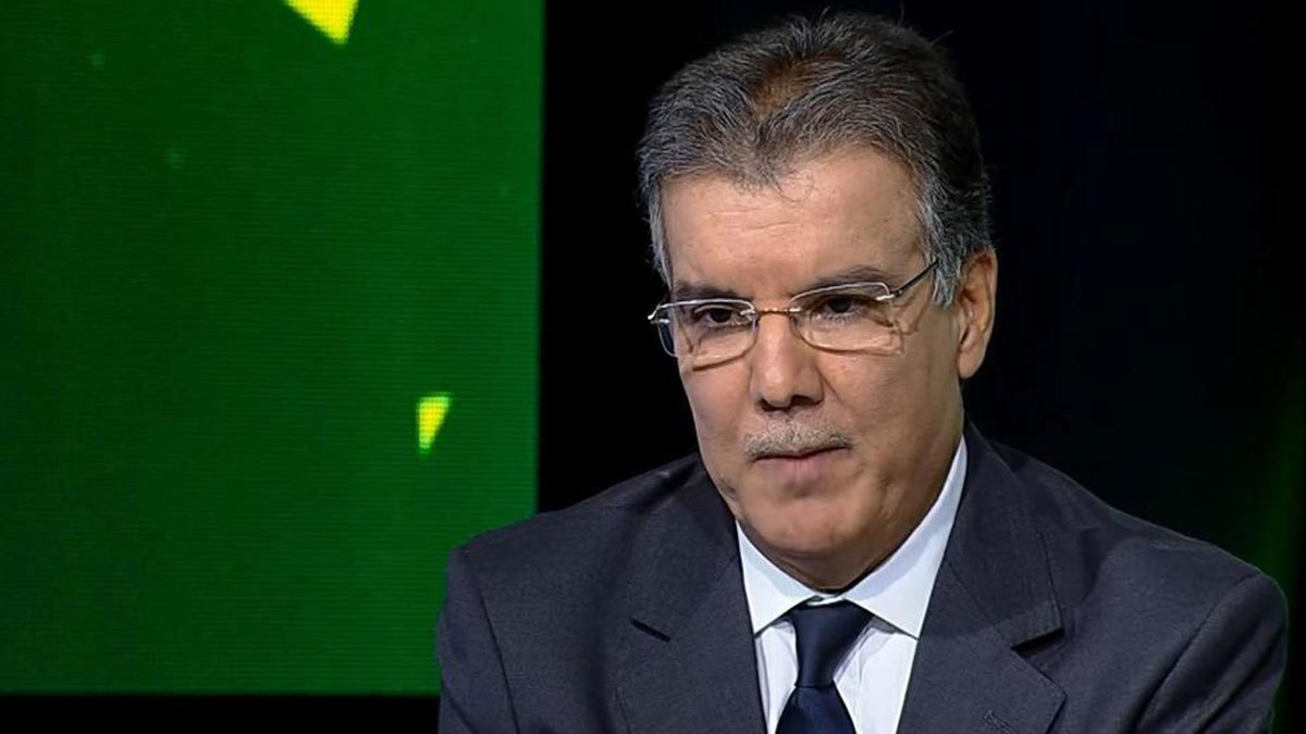 طارق ذياب يهاجم قنوات "بي إن سبورتس" في الاستوديو التحليلي بسبب صورة آرسين فينغر (فيديو)