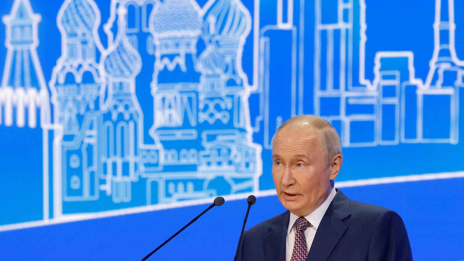 بوتين: التنافس يشتدّ والتعاون ممكن في القطب الشمالي