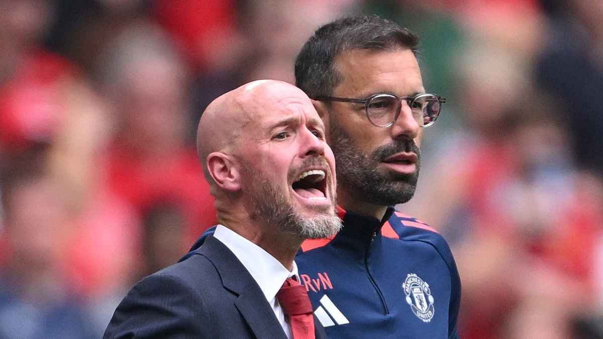 "لولاه لما كنت هنا".. مدرب مانشستر يونايتد المؤقت يوجه رسالة مؤثرة لتين هاغ