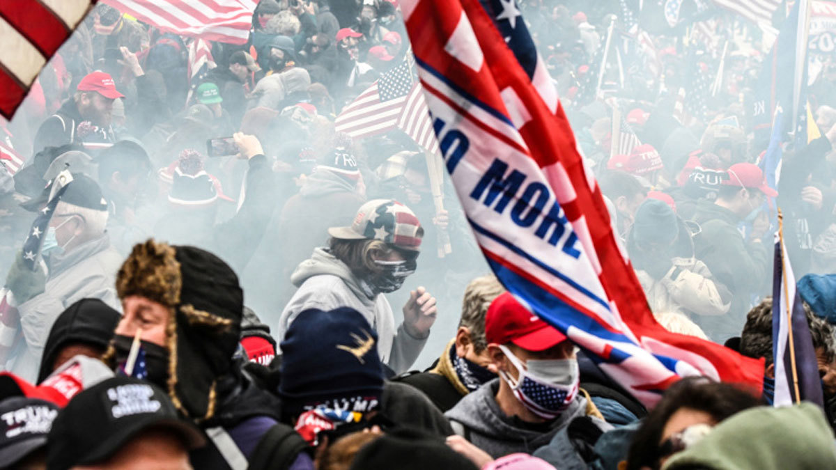 أعمال الشغب في واشنطن وحشد "نهاية أمريكا"