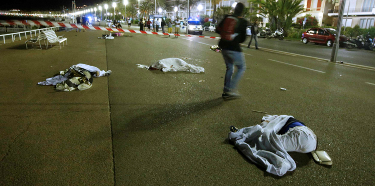 فيديو مروّع.. لحظة دهس المحتفلين بالعيد الوطني في نيس الفرنسية