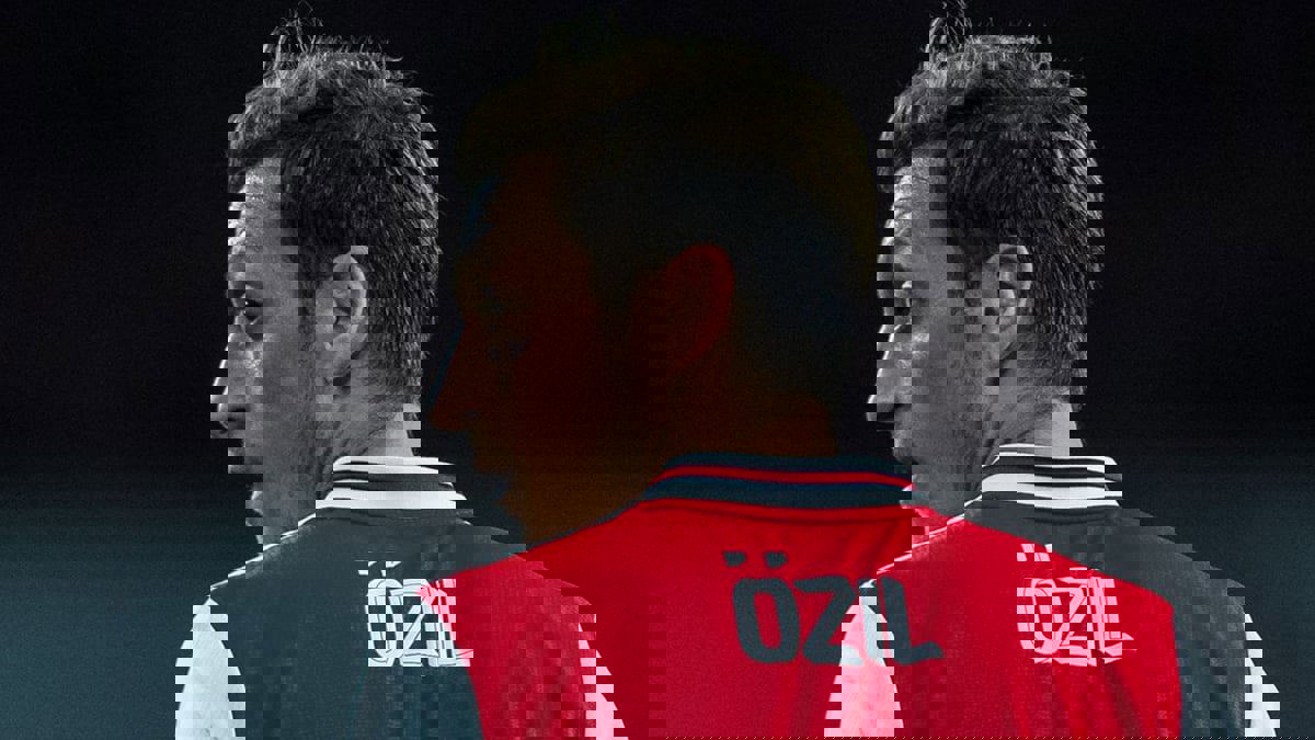 رسميا.. مسعود أوزيل يعلن اعتزاله كرة القدم