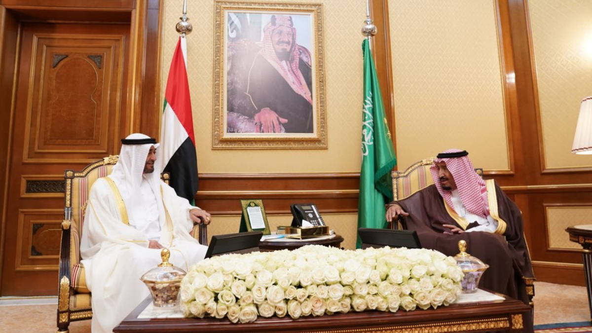 محمد بن زايد يؤكد أن السعودية والإمارات متفقتان على دعوة الأطراف اليمنية المتنازعة إلى الحوار