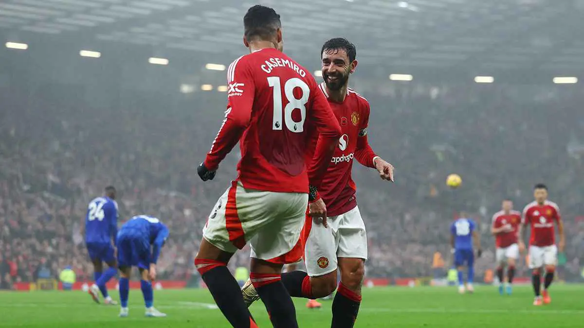 نيستلروي يودع مانشستر يونايتد بفوز كبير على ليستر سيتي