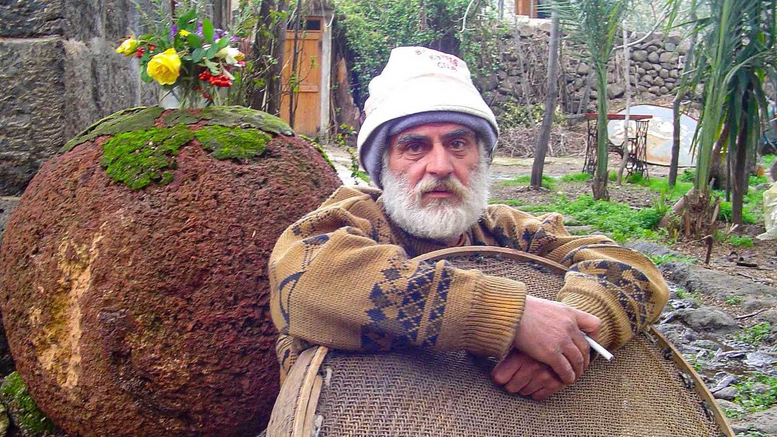 مقتل الفنان توفيق شيا يفجع الوسط الثقافي السوري (صور)