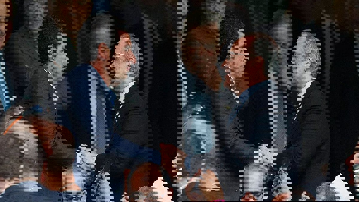 تسريبات جديدة.. فلورنتينو بيريز يهاجم لويس فيغو وغوتي