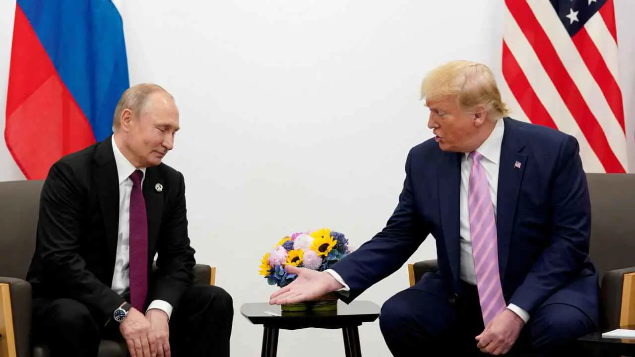 خبراء: علاقات روسيا وأمريكا تتجه للقطيعة بعد هجوم ترامب على بوتين