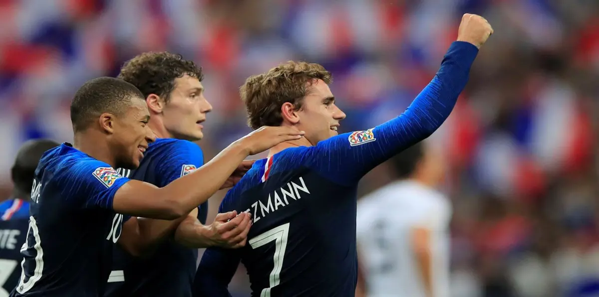 هل يؤثر صراع الكرة الذهبية على غريزمان ومبابي؟ ديشان يجيب