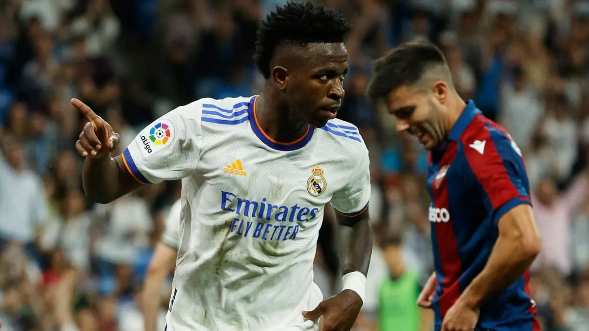 ماركا: مليار يورو قيمة فسخ العقد الجديد لفينيسيوس جونيور مع ريال مدريد