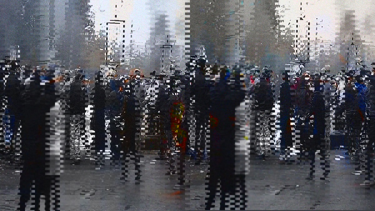 متهمة أطرافًا خارجية بتأجيجها.. إيران: الجيش والحرس الثوري ساعدا في إخماد الاضطرابات‎