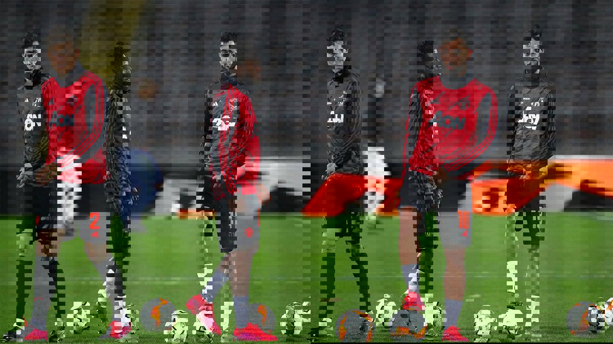 أزمة جديدة في مانشستر يونايتد باشتباك لاعبين في التدريب