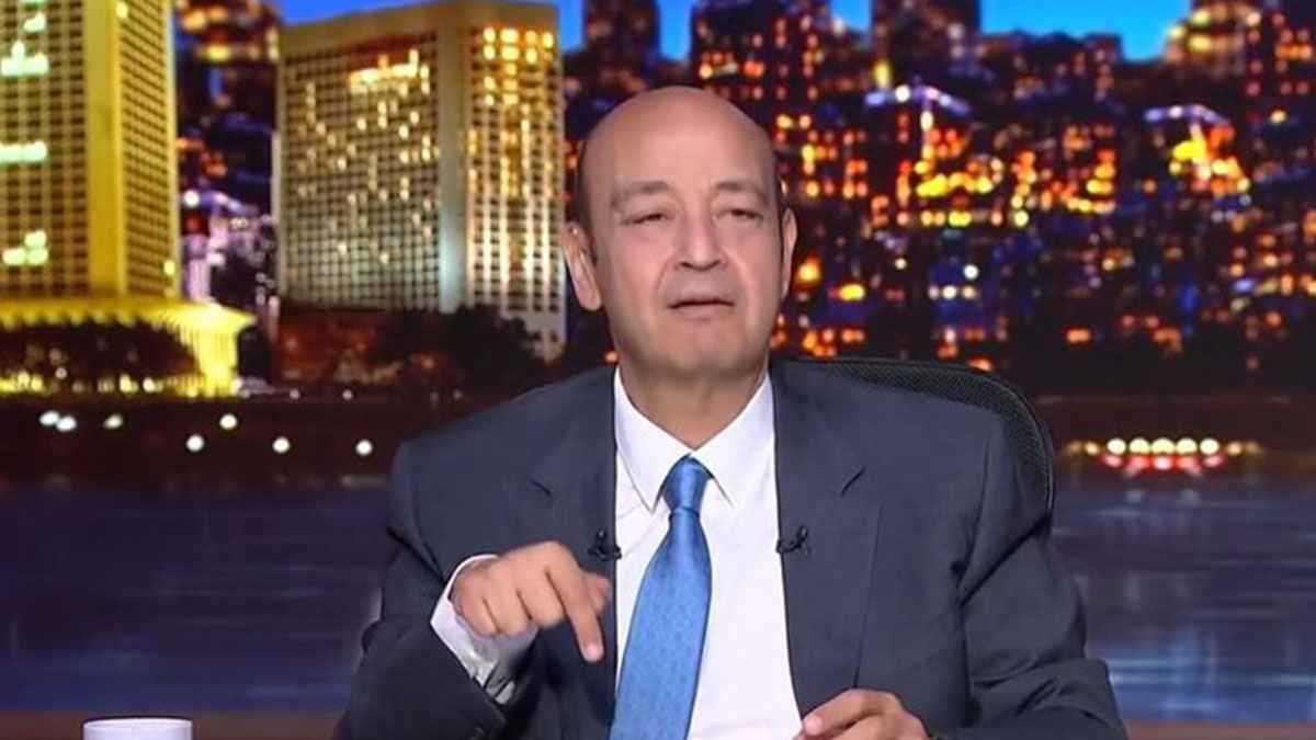 هرب من الهبوط.. تعليق ناري من عمرو أديب بعد فوز الأهلي على سيراميكا (فيديو)