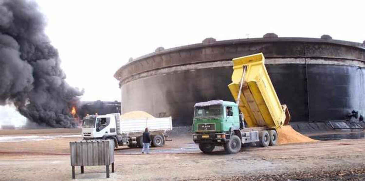 ليبيا.. السيطرة على حريق في حقل نفطي مغلق