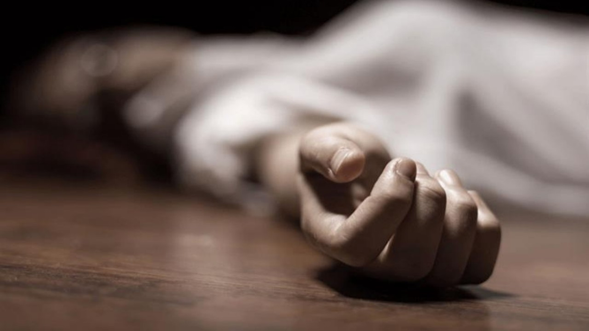 بعد تعرضها للتعذيب على يد زوجها.. تفاعل واسع مع انتحار معلمة سورية في إدلب