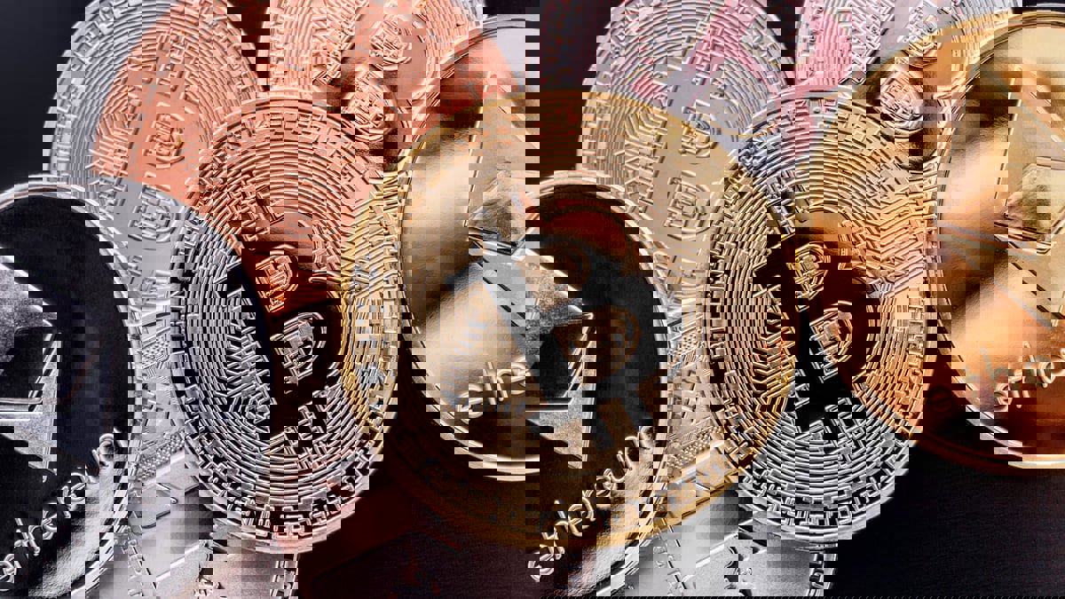 "فيتش": العملات المشفرة المستقرة قد تشكل خطرا على أسواق المال التقليدية