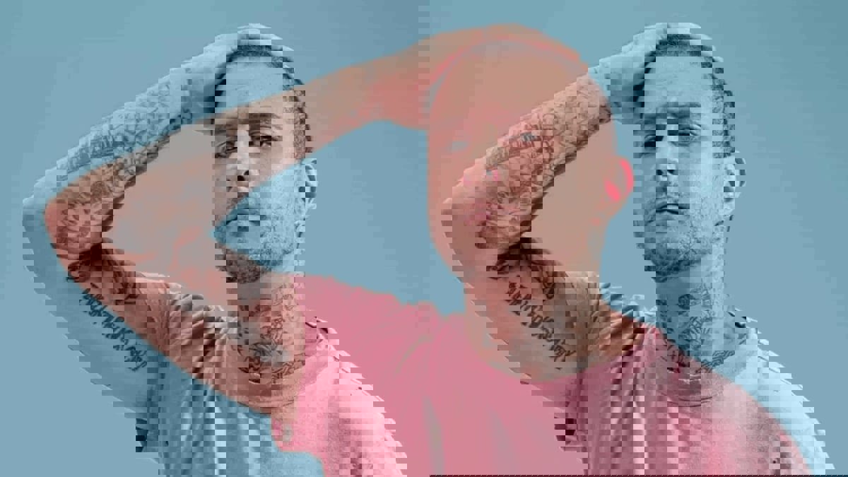 مخرج فيلم "بنقدر ظروفك" يرد على منتقدي أحمد الفيشاوي 