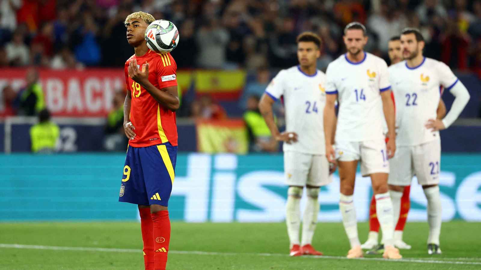 ماذا قال لامين يامال عن مواجهة رونالدو في نهائي دوري الأمم الأوروبية؟