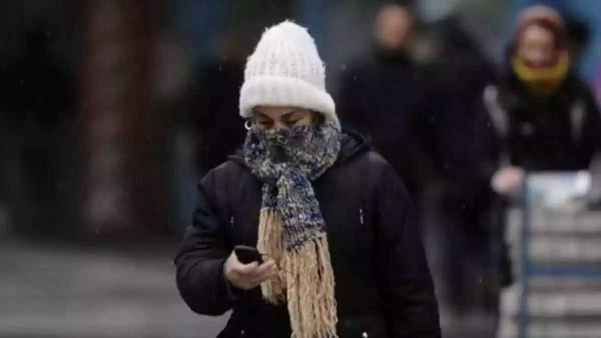 الأرجنتين.. موجة صقيع تاريخية تخلف 9 قتلى وتُجمّد العاصمة (فيديو)