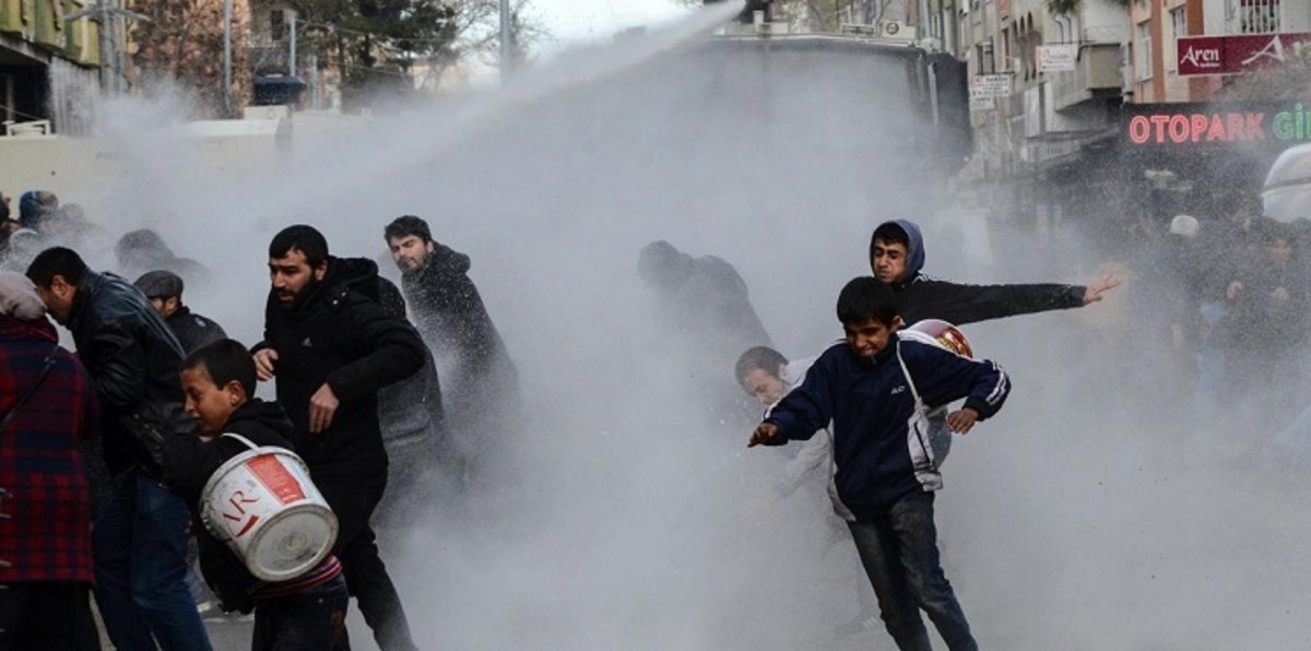 سفير تركيا لدى "اليونسكو" يتهم حكومة بلاده بانتهاك حقوق الإنسان