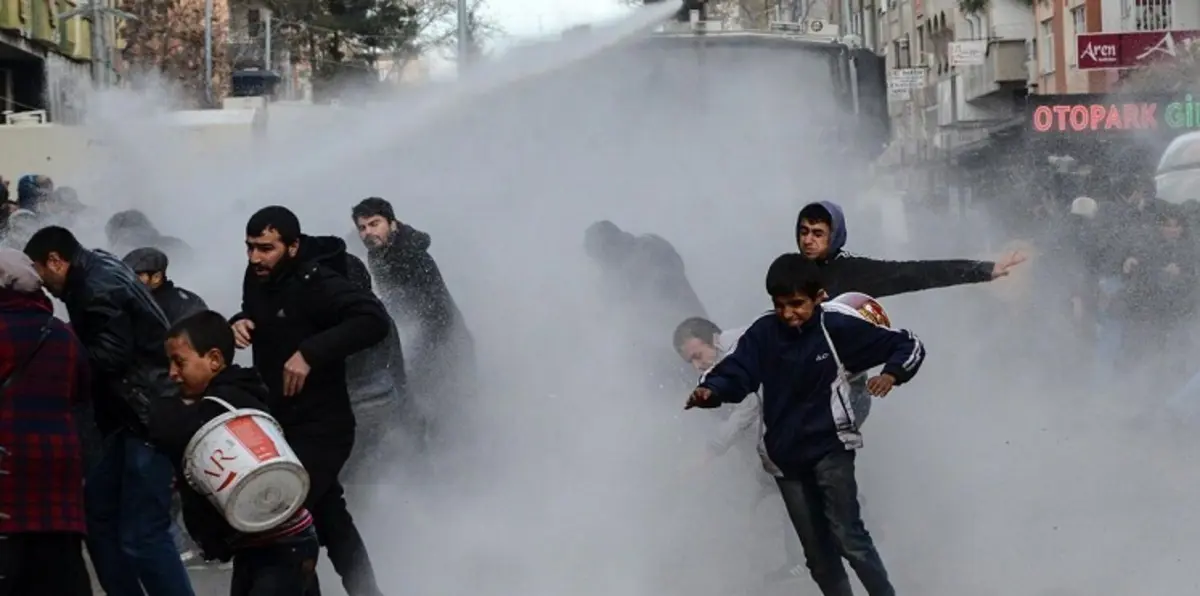 سفير تركيا لدى "اليونسكو" يتهم حكومة بلاده بانتهاك حقوق الإنسان