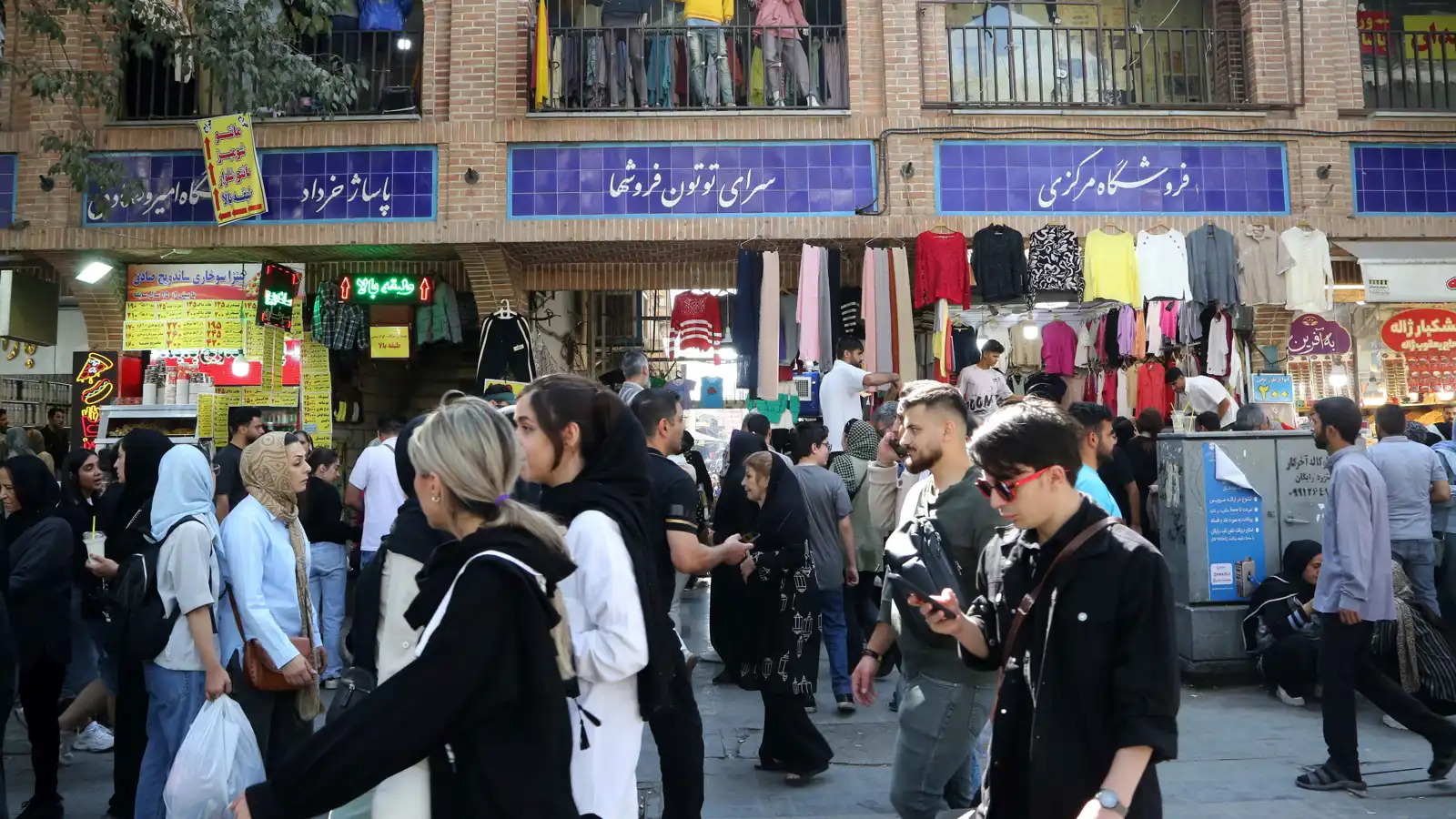 إعلام عبري: "آلية الزناد" تمزق جبهة إيران الداخلية