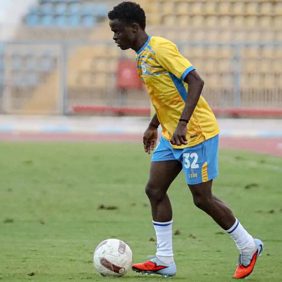 شبيه بوكايو ساكا في مباراة للإسماعيلي