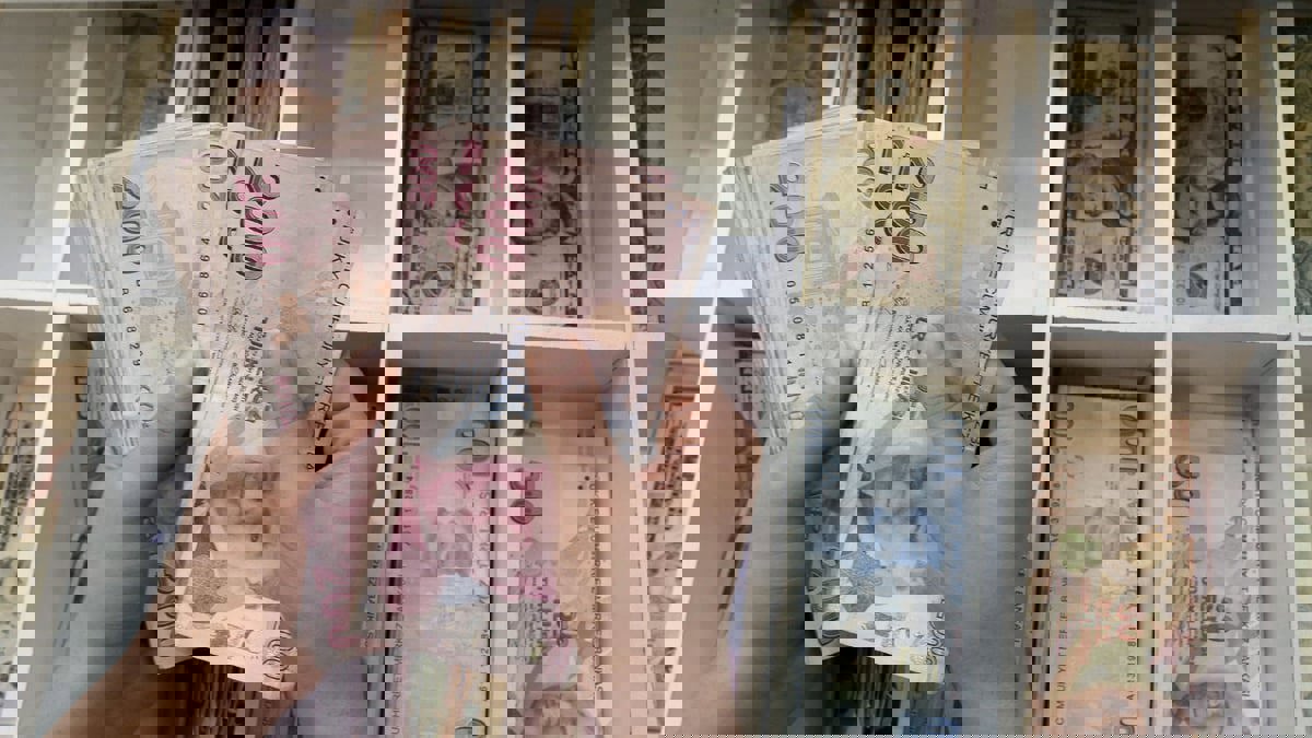  الليرة التركية تلامس مستوى منخفضا غير مسبوق 
