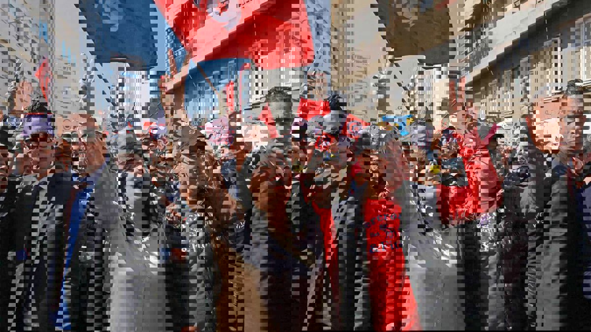 "الدستوري الحر" يدخل في اعتصام مفتوح احتجاجا على سياسات الرئيس التونسي