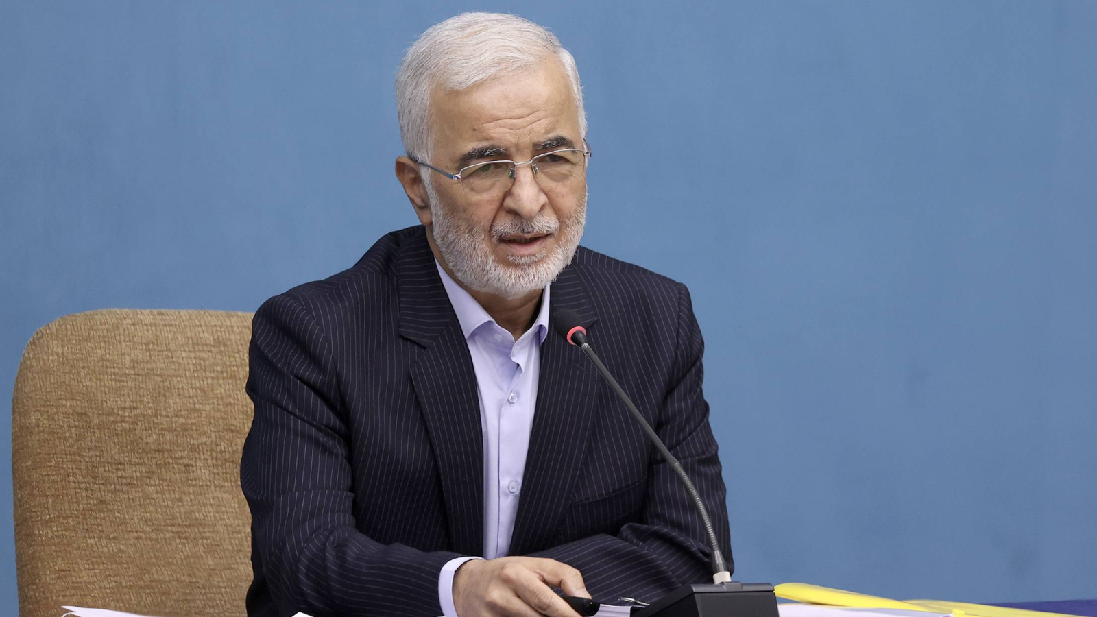 اتهموا بإثارة الفوضى.. تحذير  رسمي من أجانب داخل إيران