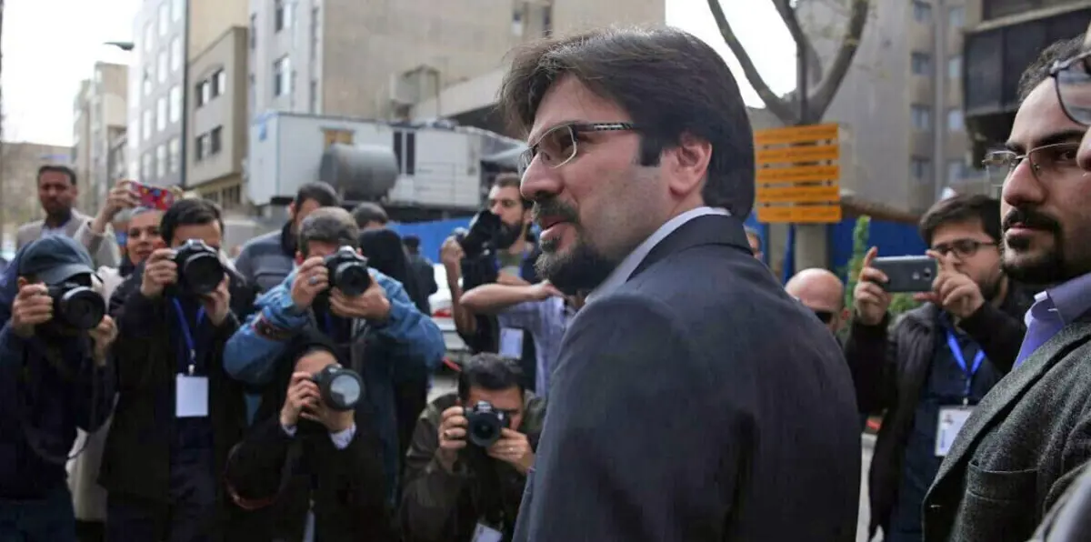 إيران تحاكم صحافيًا كشف وجود فساد في بلدية طهران