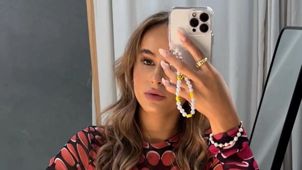 مراهقة تصنع ثروة في شهور من مهارة تعلمتها فترة حظر التجول (صور)