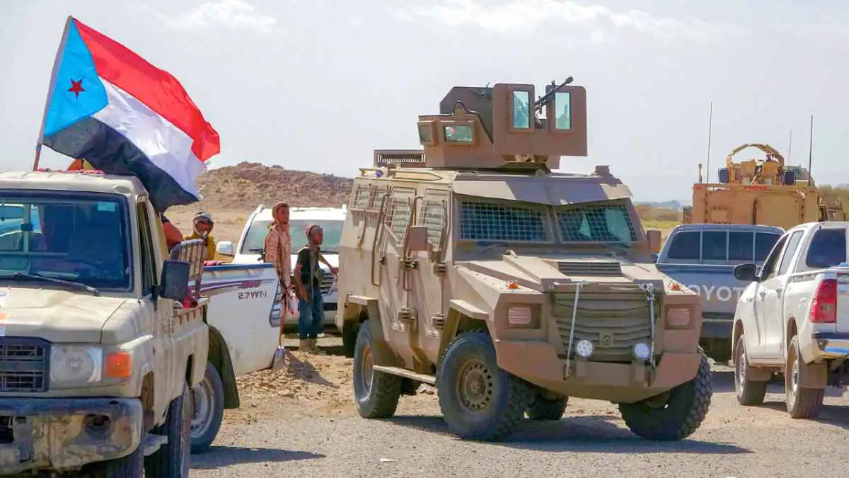 انتشار عسكري واسع.. "القوات الجنوبية" تحاصر معاقل القاعدة في اليمن