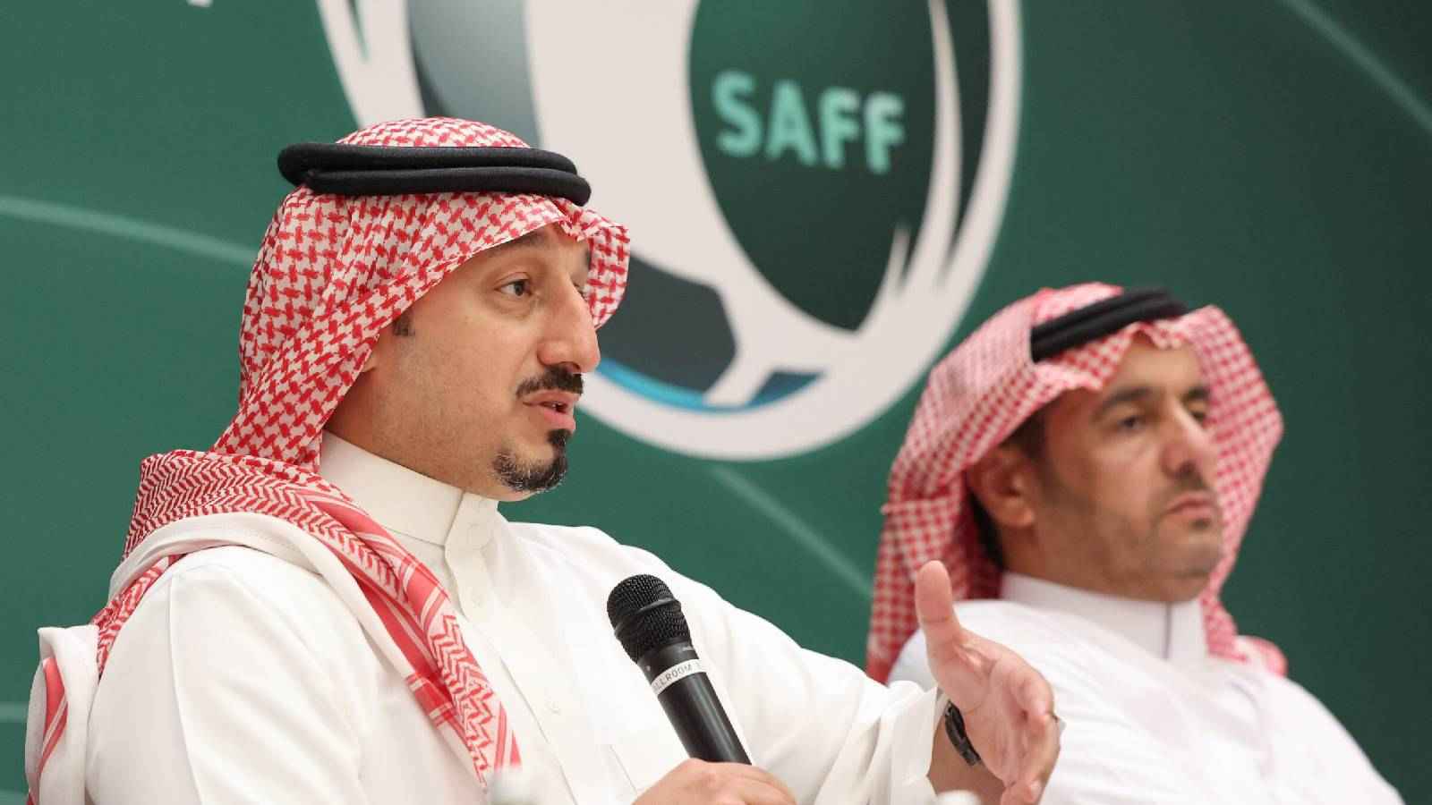 السعودية تتخذ قرارا تاريخيا لزيادة عدد محترفيها في أوروبا