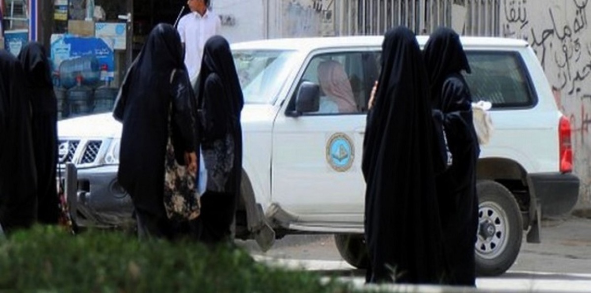 بالفيديو.. تحرّش جماعي بفتاتين في الرياض